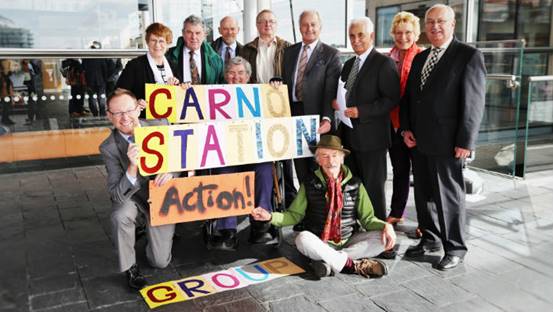 Petitioners handing over the petition to the Assembly
